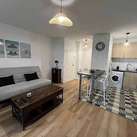 Appartement Avec Jardin A Rochefort Kültér fotó