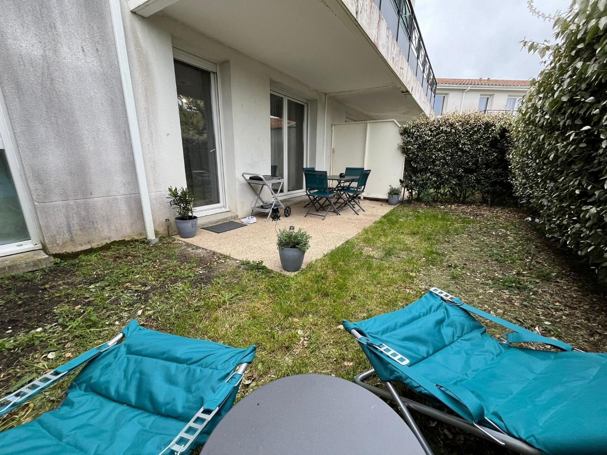 Appartement Avec Jardin A Rochefort Kültér fotó