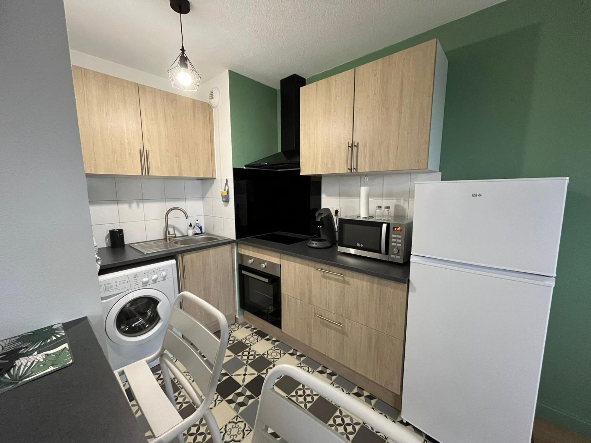 Appartement Avec Jardin A Rochefort Kültér fotó
