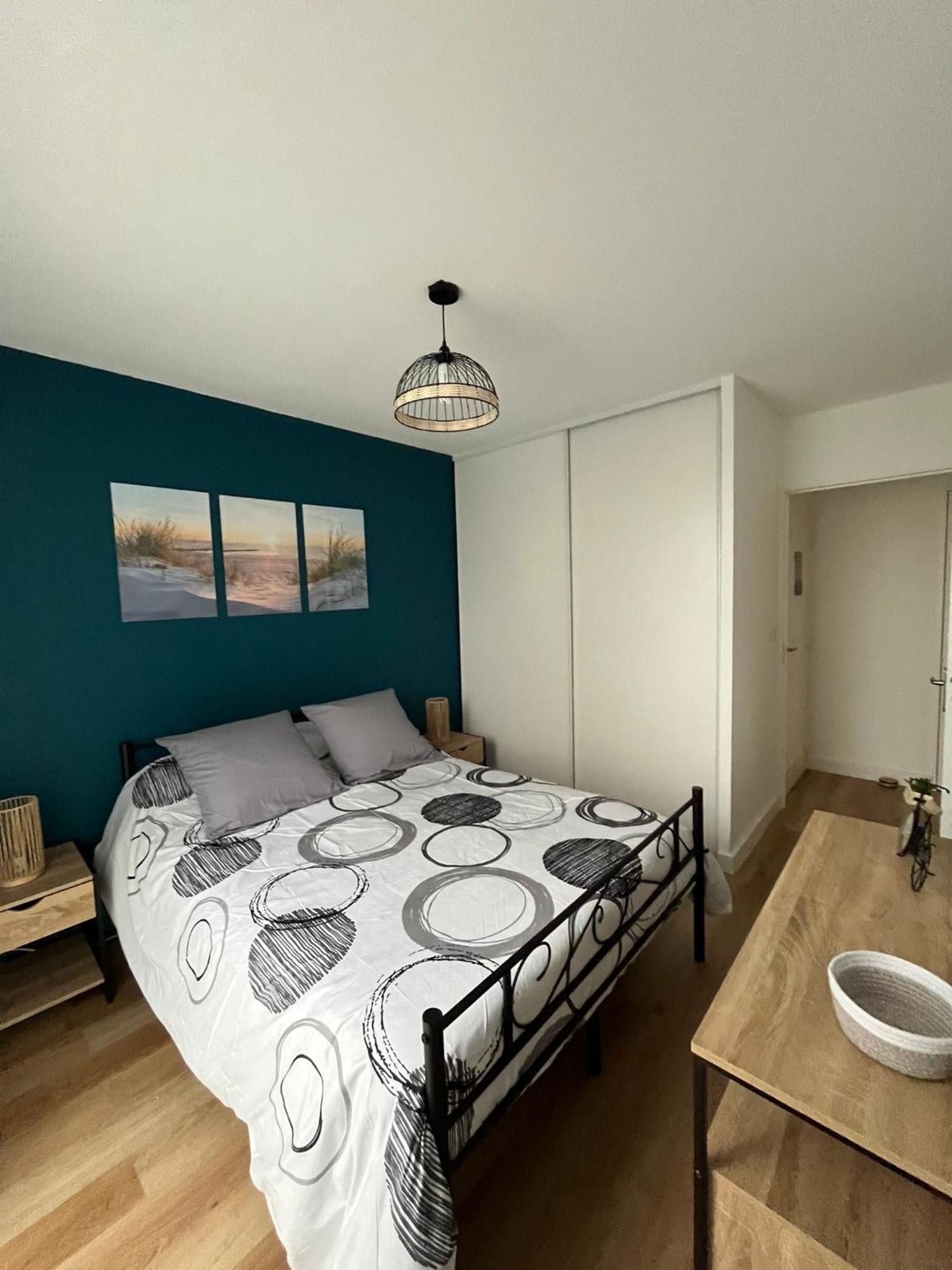 Appartement Avec Jardin A Rochefort Kültér fotó